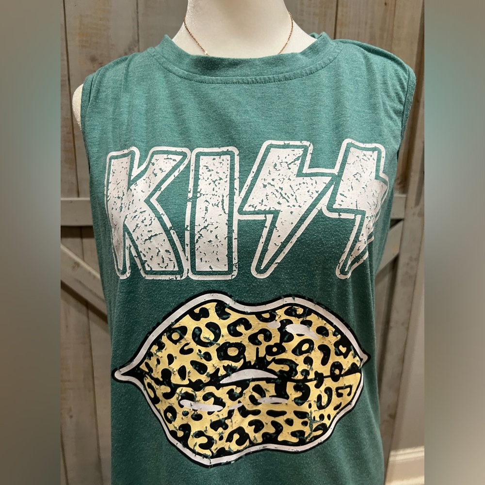 Kiss Slvless Tee